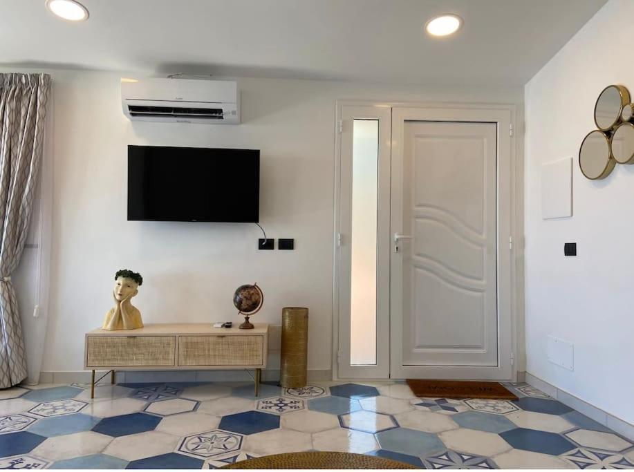 Suite Apartments Branco - Infinity Pool & Sea View - 5 Minuti Dal Centro ตาออร์มินา ภายนอก รูปภาพ